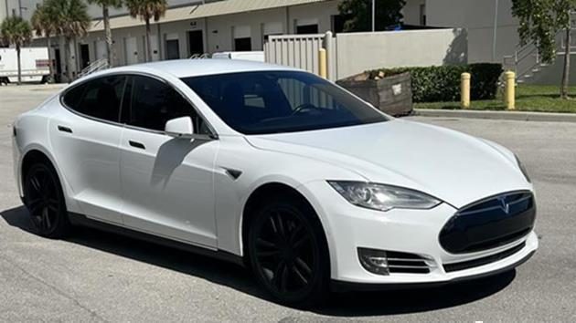 Tesla Model S  '2015